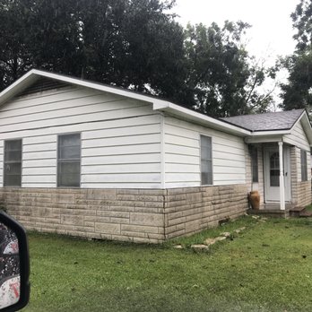 12 Bravo Construction - LP Smartsiding - Before - Roofing Near Me - Pearland, Texas