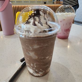 Fluffy Fluffy Dessert Cafe - Desserts Near Me - Buford, Georgia