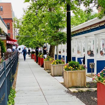 Le Diplomate - Outdoor seating - Brasseries Near Me - Washington, DC, District of Columbia