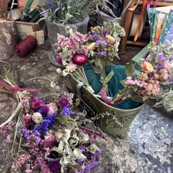Sugar Loaf Mountain Herbs - Hand crafted bouquets.