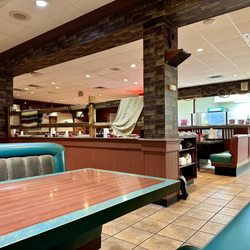 Bandana's Bar-B-Q - The restaurant