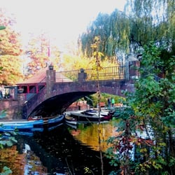 Brücke zur Liebesinsel im Stadtpark
