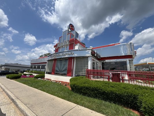 Silver Diner by null