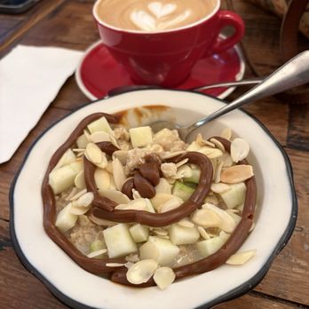 Slimak - Oatmeal - Coffee & Tea Near Me - Brooklyn, New York Slimak - Oatmeal - Coffee & Tea Near Me - Brooklyn, New York