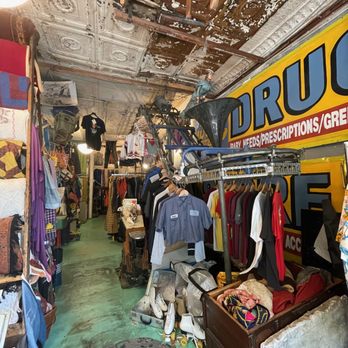 Grand Leaners - Used, Vintage & Consignment Near Me - Brooklyn, New York Grand Leaners - Used, Vintage & Consignment Near Me - Brooklyn, New York