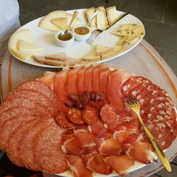 Bar-Ucci - Salumi & formaggio - Tuscan Near Me - Volpaia, SI Bar-Ucci - Salumi & formaggio - Tuscan Near Me - Volpaia, SI
