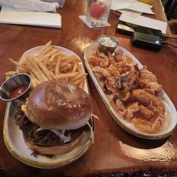 Winnie Said - Pork rind and chicken sandwich - Beer Bar Near Me - New York, New York Winnie Said - Pork rind and chicken sandwich - Beer Bar Near Me - New York, New York