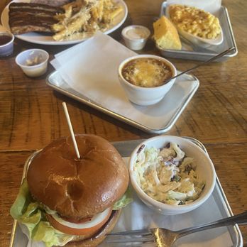 Griff's BBQ & Grill - Brisket, ribs, garlic fries, brisket burger, Cole slaw,chili and Mac & cheese! - American Near Me - Copperopolis, California