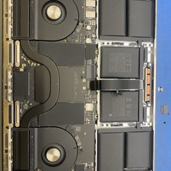 My Tech World - Apple MacBook Pro 16".