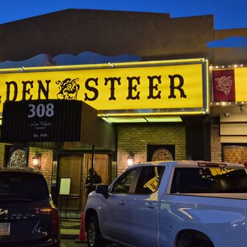 dress code golden steer Do we need to dress up to eat at Golden Steer in Las Vegas?