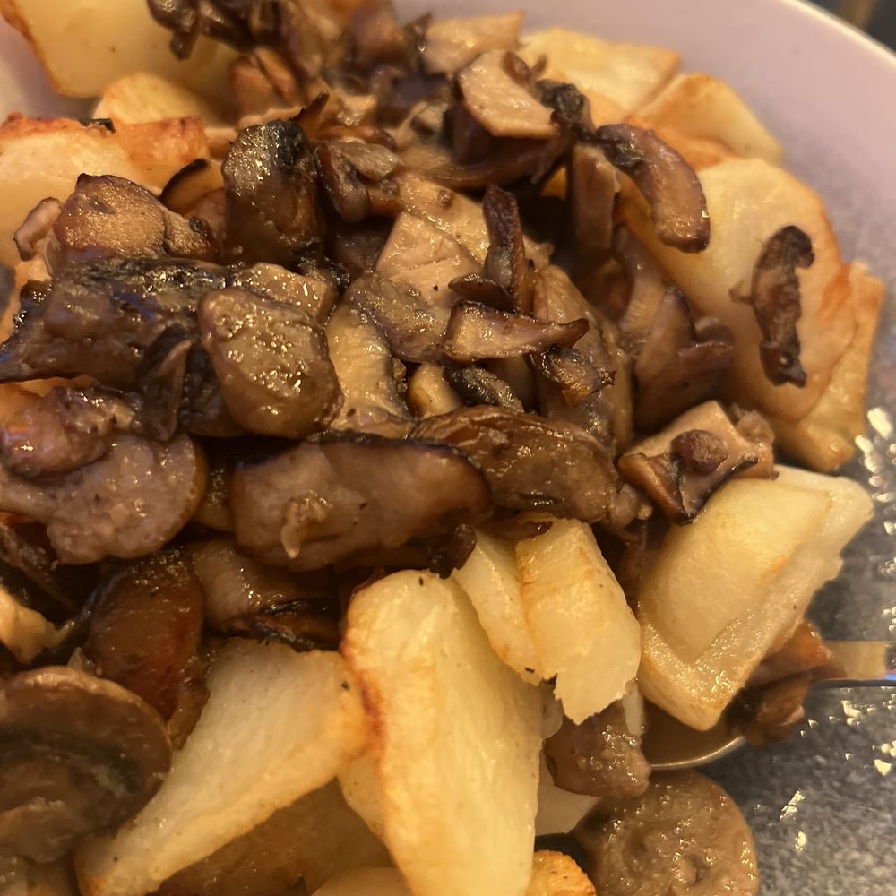 Sea Pearl - Home Fried Potatoes with Mushrooms - Seafood Near Me - Brooklyn, New York Sea Pearl - Home Fried Potatoes with Mushrooms - Seafood Near Me - Brooklyn, New York