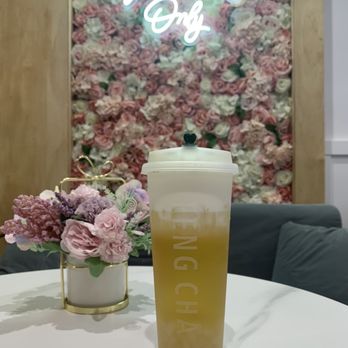 Feng Cha Teahouse - Peach oolong tea w lychee jelly & cheese foam matcha powder 07.22.23 - Bubble Tea Near Me - Fullerton, California Feng Cha Teahouse - Peach oolong tea w lychee jelly & cheese foam matcha powder 07.22.23 - Bubble Tea Near Me - Fullerton, California