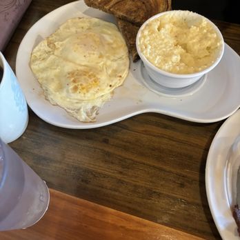 Two Chicks Cafe - Grits , egg and toast - Breakfast & Brunch Near Me - New Orleans, Louisiana