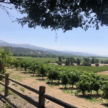 J. Rickards Winery - Wine Tasting Room Near Me - Cloverdale, California