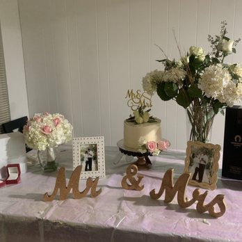 Fantasy Cakes - We added our own fresh flowers on the cake. I purposely ordered an off-white colored cake in order to add my own decoration. - Desserts Near Me - Vacaville, California