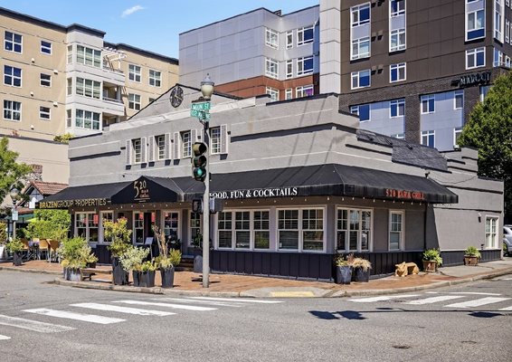 520 Bar & Grill by null