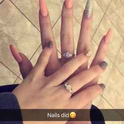 V Nails - Beautiful acrylic nails