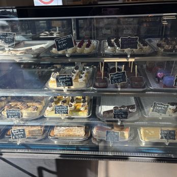 Vegas Bakery - Pastries - Custom Cakes Near Me Vegas Bakery - Pastries - Custom Cakes Near Me