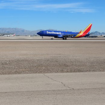 Sunset Road Plane Viewing Lot - Landing on runway 26 L. - Landmarks & Historical Buildings Near Me