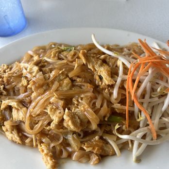 Thai BBQ & Noodle - Pad Thai with chicken lunch special.  Not very photogenic but it was tasty. - Thai Near Me - Cypress, California