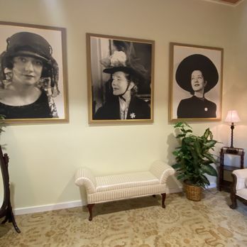 Ten Chimneys - The ladies room sitting area. - Tours Near Me - Genesee Depot, Wisconsin Ten Chimneys - The ladies room sitting area. - Tours Near Me - Genesee Depot, Wisconsin