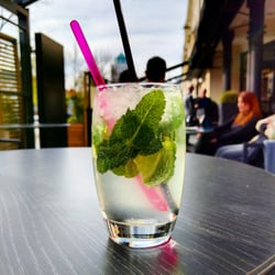 Le Diplomate - Mojito en terrasse