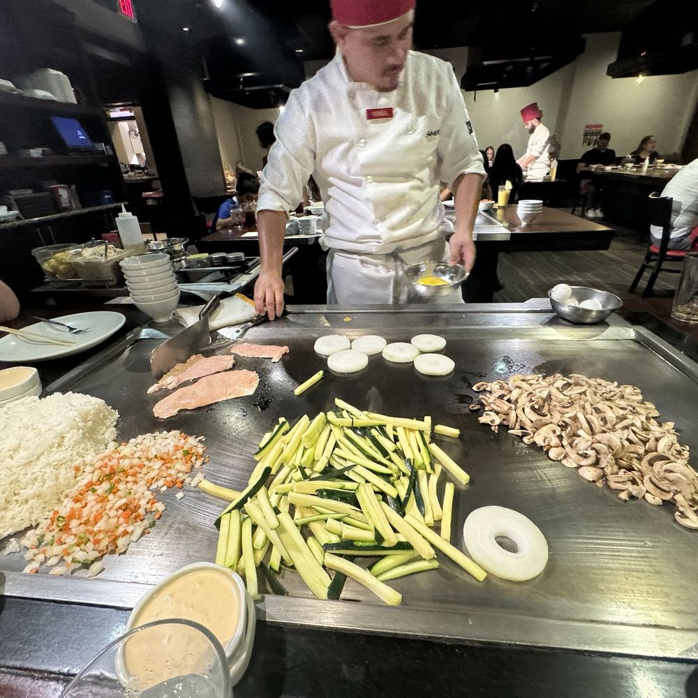 Samurai - preparing the appetizers (veggies, shrimp, fried rice) - Steakhouses Near Me - Miami, Florida Samurai - preparing the appetizers (veggies, shrimp, fried rice) - Steakhouses Near Me - Miami, Florida