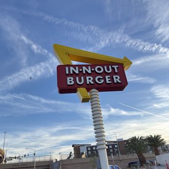In-N-Out Burger - Huge Sign - Fast Food Near Me - Las Vegas, Nevada In-N-Out Burger - Huge Sign - Fast Food Near Me - Las Vegas, Nevada