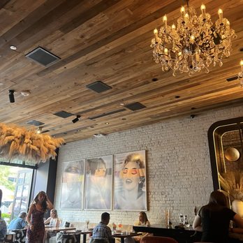 HIDE+SEEK - Interior - New American Near Me - Chicago, Illinois