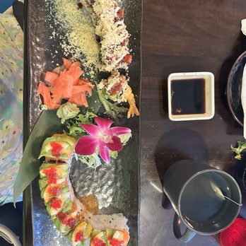 Sunflower Cafe - Sushi Bars Near Me - Valrico, Florida