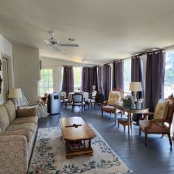 White House Inn Genoa