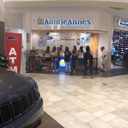 Auntie Anne's - Front