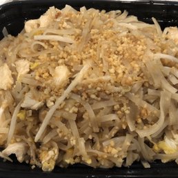 Pad Thai w/ Chicken Pad Thai w/ Chicken