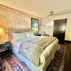 Granada Hotel & Bistro - Room 17 - ADA