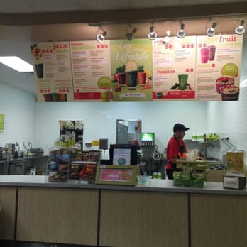 Juice It Up! - The awesome Juicetender making my smoothie. - Juice Bars & Smoothies Near Me - Eastvale, California