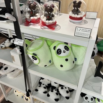Puffy Pandy - They sell everything panda - plushies, hair clips, and snow globe cocoa bombs - Desserts Near Me - Seattle, Washington