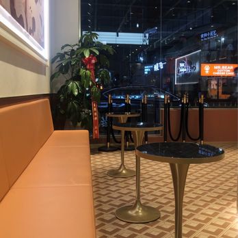 Auntea Jenny - Seating & Small Tables - Bubble Tea Near Me - Flushing, New York
