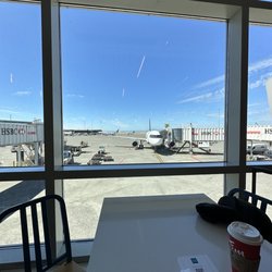 Pacific Farms Market - Views out to the tarmac