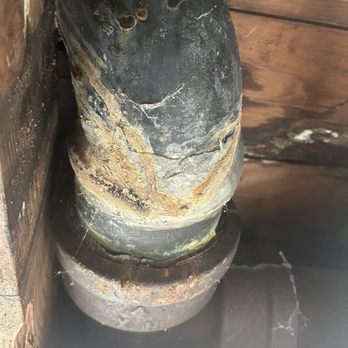 Platinum Plumbing Service - Damaged cast iron toilet soil pipe. - Plumbing Near Me Platinum Plumbing Service - Damaged cast iron toilet soil pipe. - Plumbing Near Me