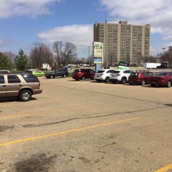 Sunshine Massage - Parking lot