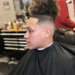 300 Barbershop - 716 8174530