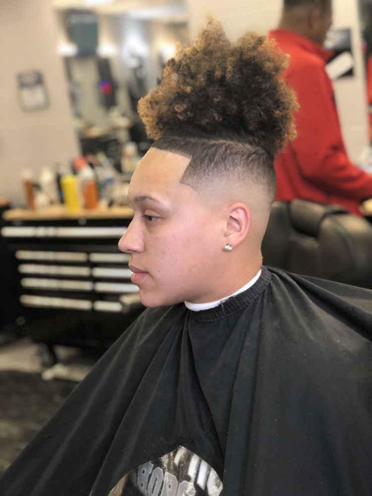 300 Barbershop Logo