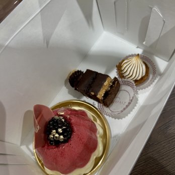 Eataly Boston - Pastries - Pizza Near Me - Boston, Massachusetts