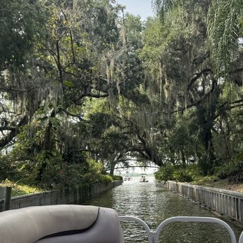 Briscoe's Ride Center - Pontoon tour on the Chain of Lakes, Winter Haven Florida. - Tubing Near Me Briscoe's Ride Center - Pontoon tour on the Chain of Lakes, Winter Haven Florida. - Tubing Near Me