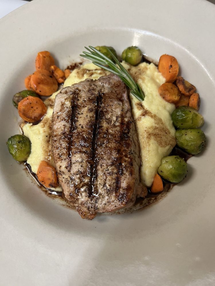 Big Sky Restaurant & Saloon Logo