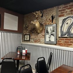 Hobnobber Cafe - Resturant seating