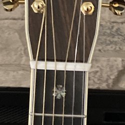 J Thomas Davis Guitar Maker - Very nice job.