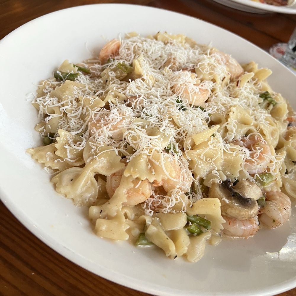 Bahama Breeze - Jerk shrimp pasta - Caribbean Near Me - Duluth, Georgia