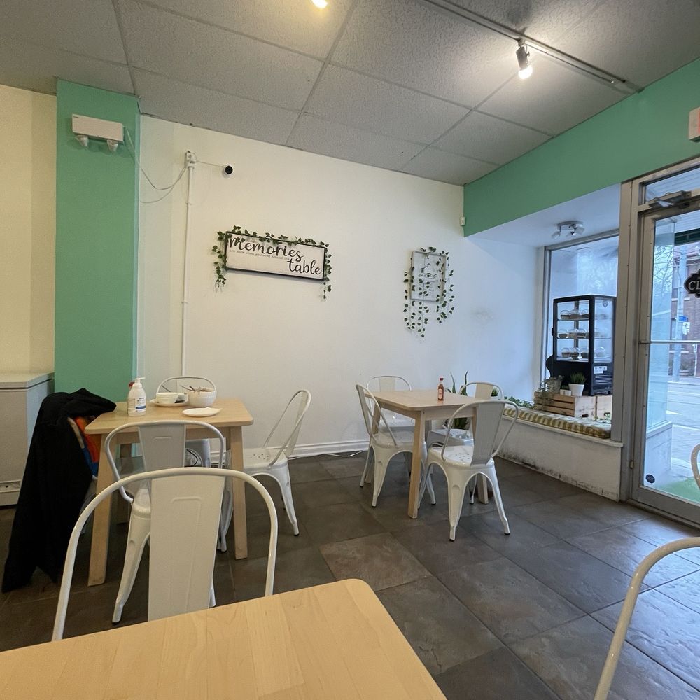 Casa Tropical - a dining area with tables and chairs - Cafes Near Me - Toronto, Ontario Casa Tropical - a dining area with tables and chairs - Cafes Near Me - Toronto, Ontario