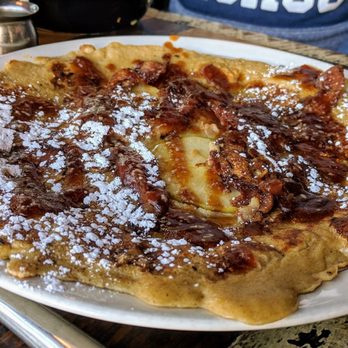 Café Hollander Hilldale - Pannenkoeken with bacon and cinnamon apples - American Near Me - Madison, Wisconsin